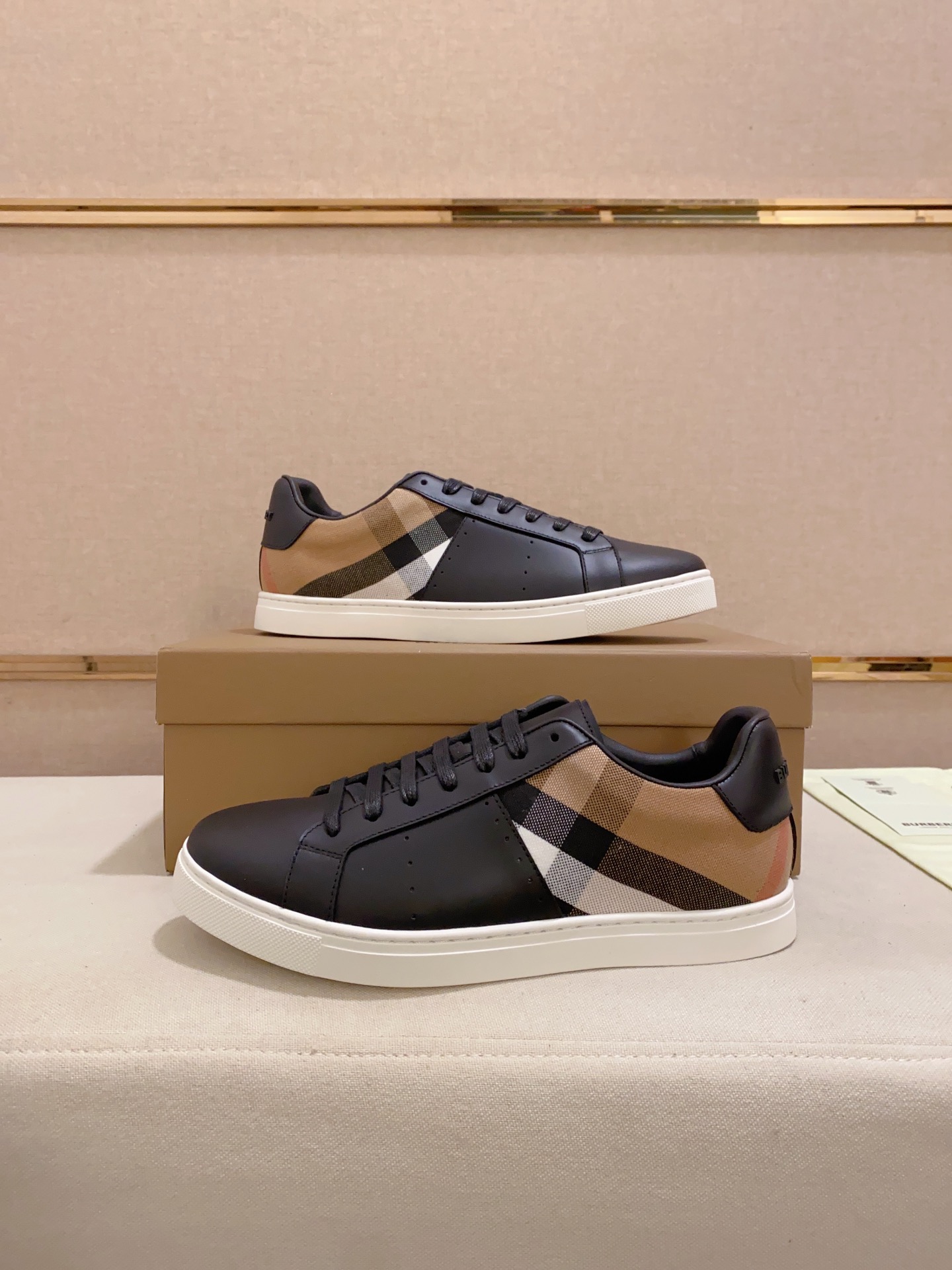 Jul809 $72.99 BURBERRY TLDD2 gallery