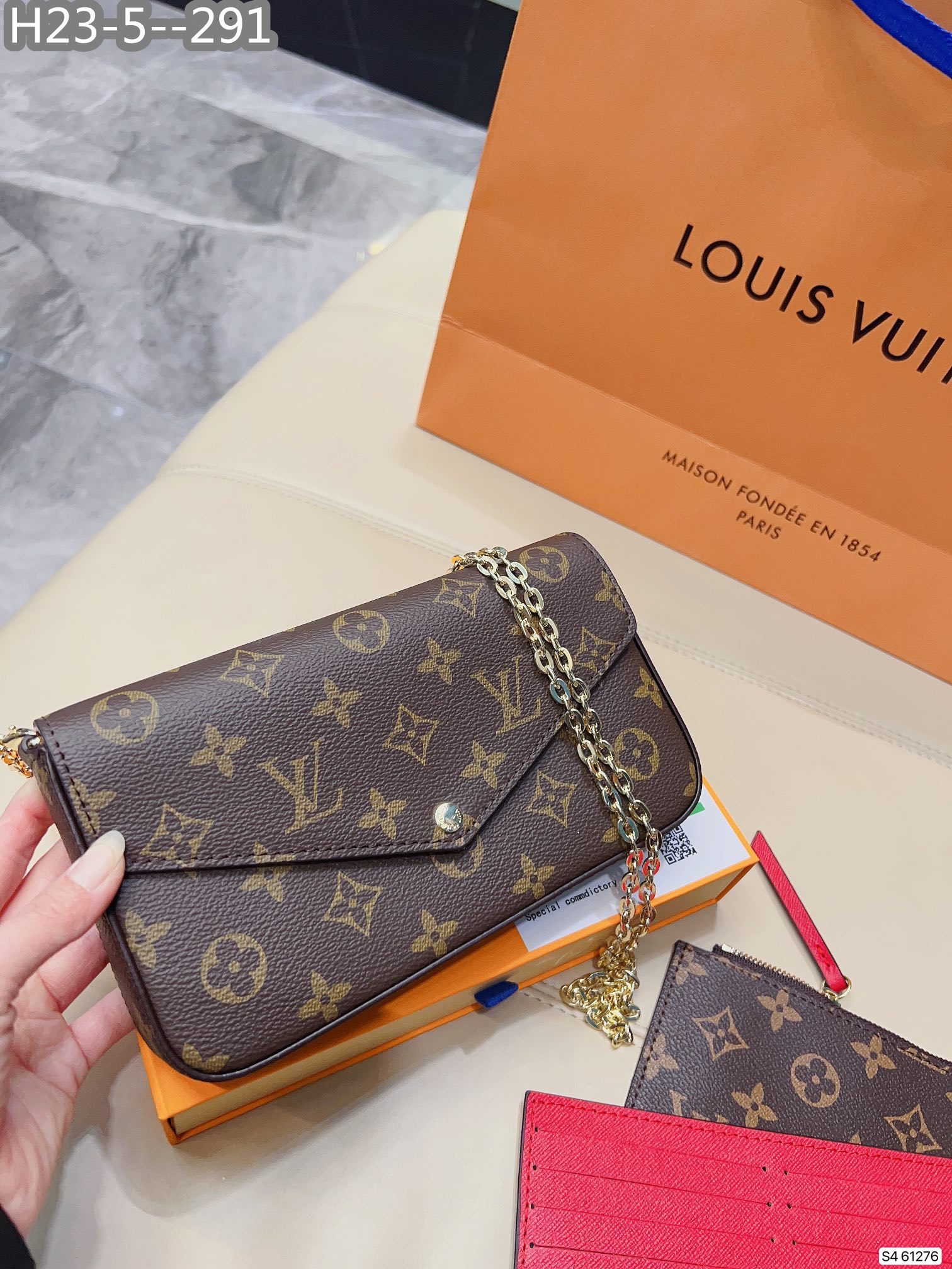 TL7149  45$  LV gallery