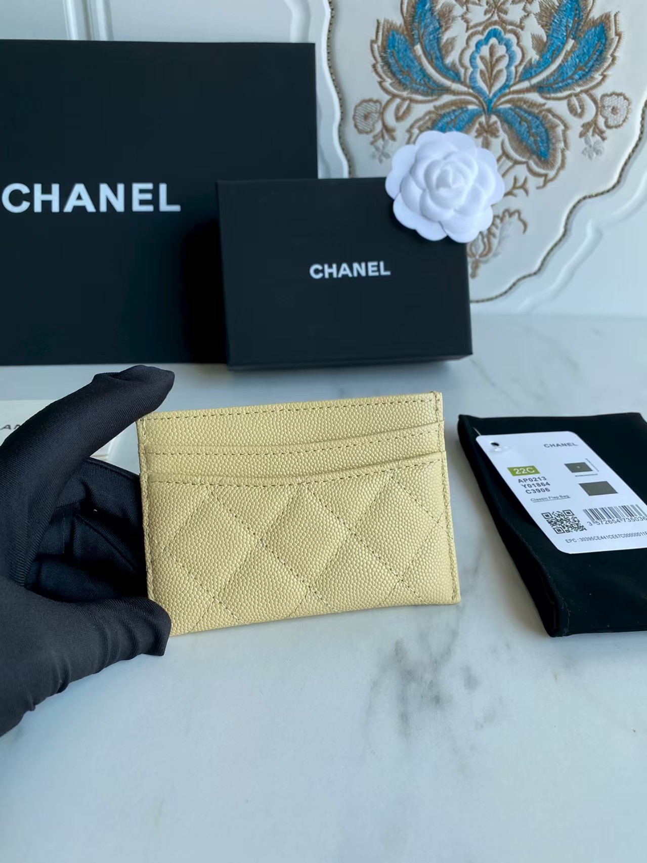 TL2343 CHANEL gallery