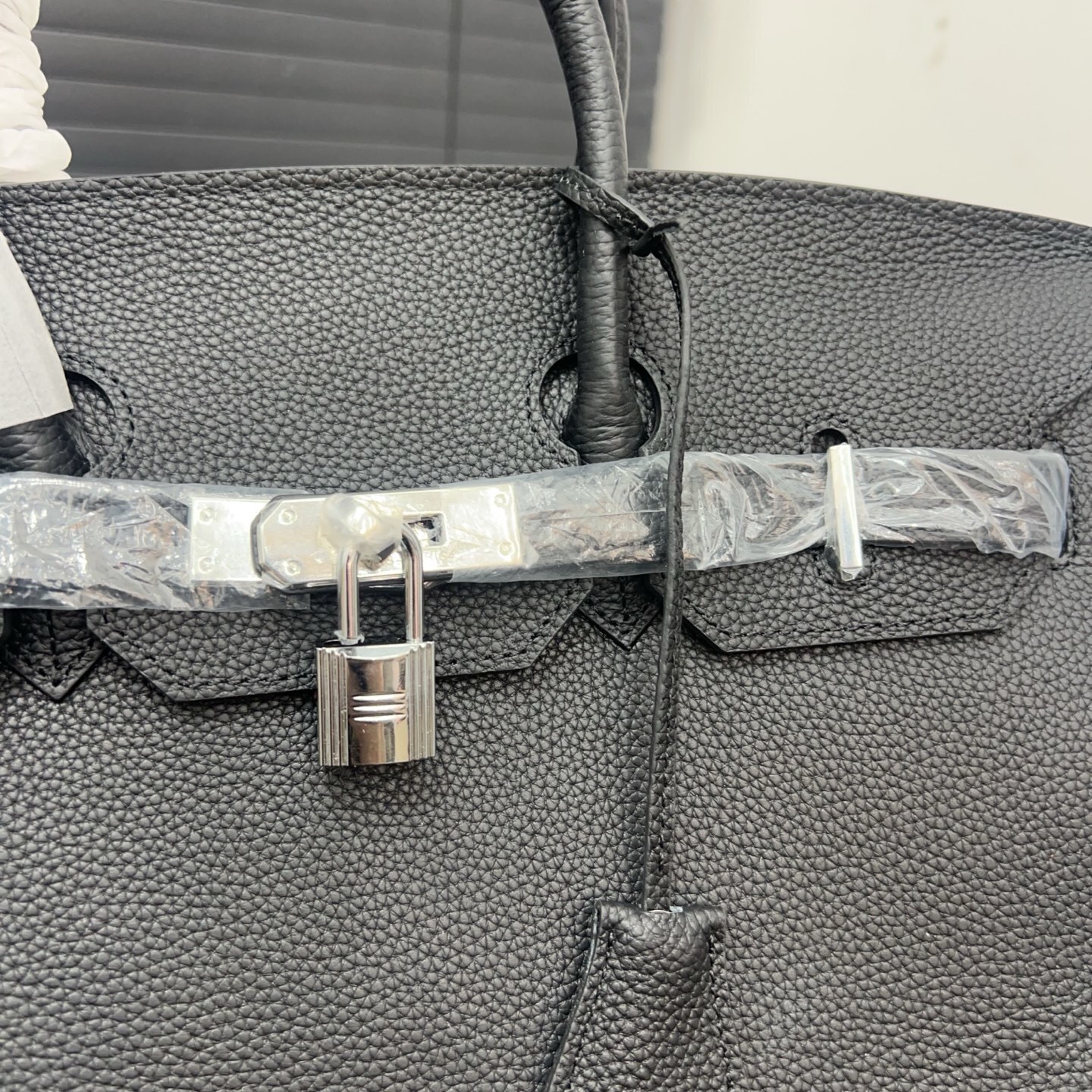TL2703  HERMES  95.99$ gallery
