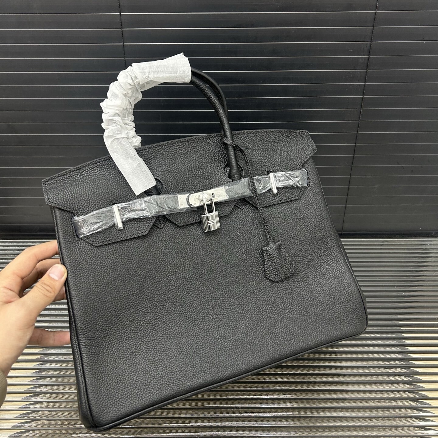 TL2703  HERMES  95.99$ gallery