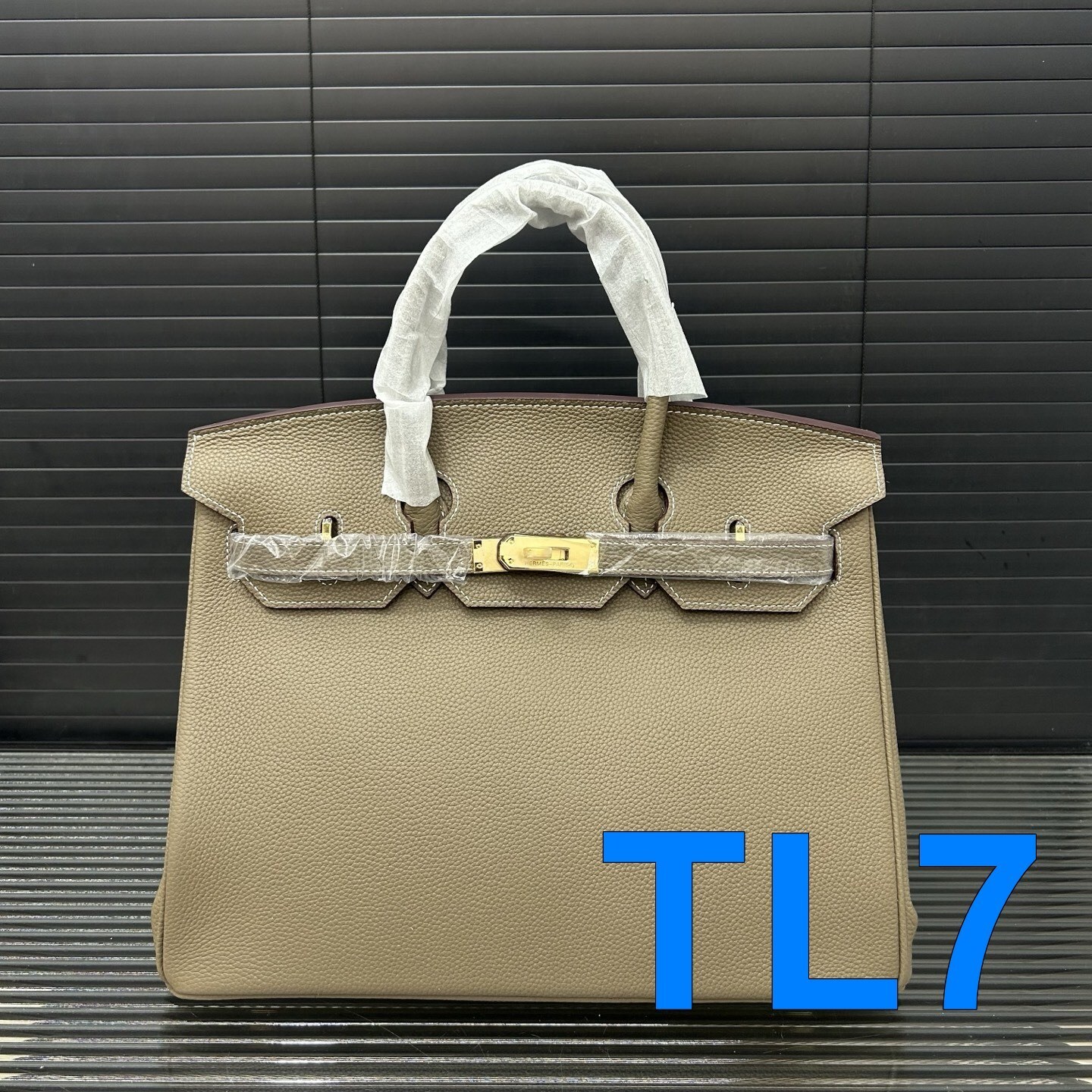 TL2703  HERMES  95.99$ gallery