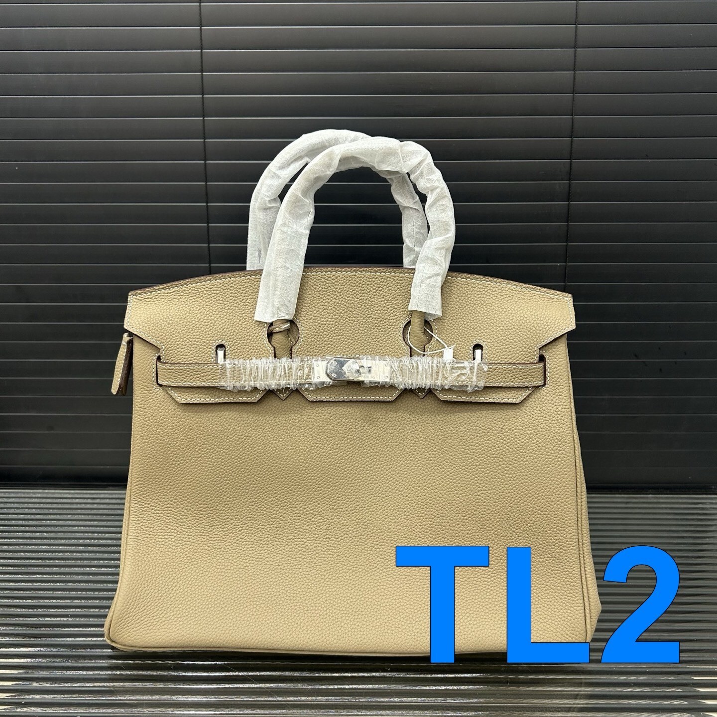 TL2703  HERMES  95.99$ gallery