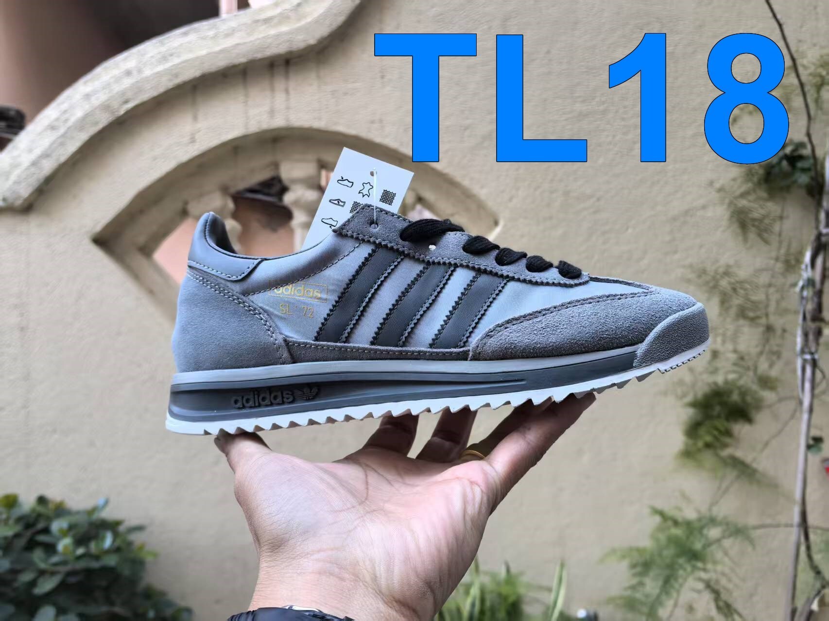 TL2828  ADIDAS  55$ gallery