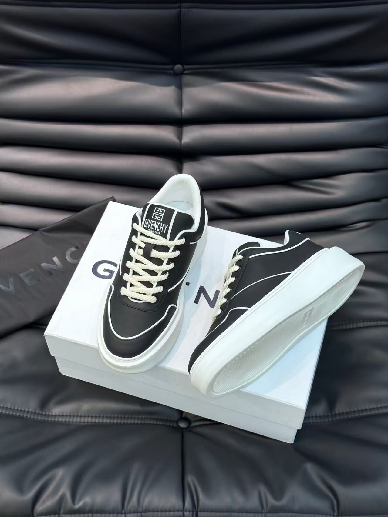 TL2974  GIVENCHY 105$ gallery