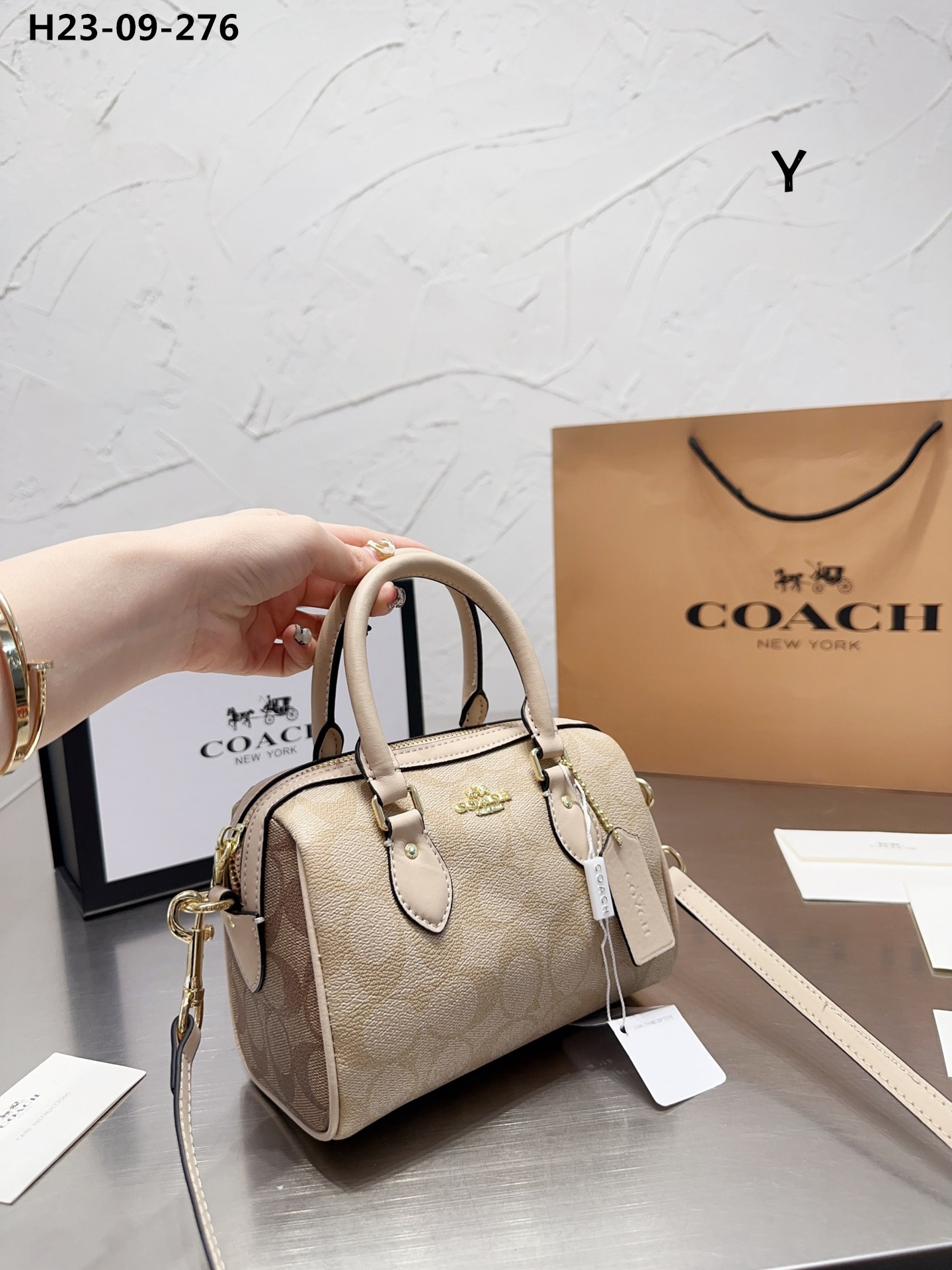 TL3083  COACH  59.99$ gallery