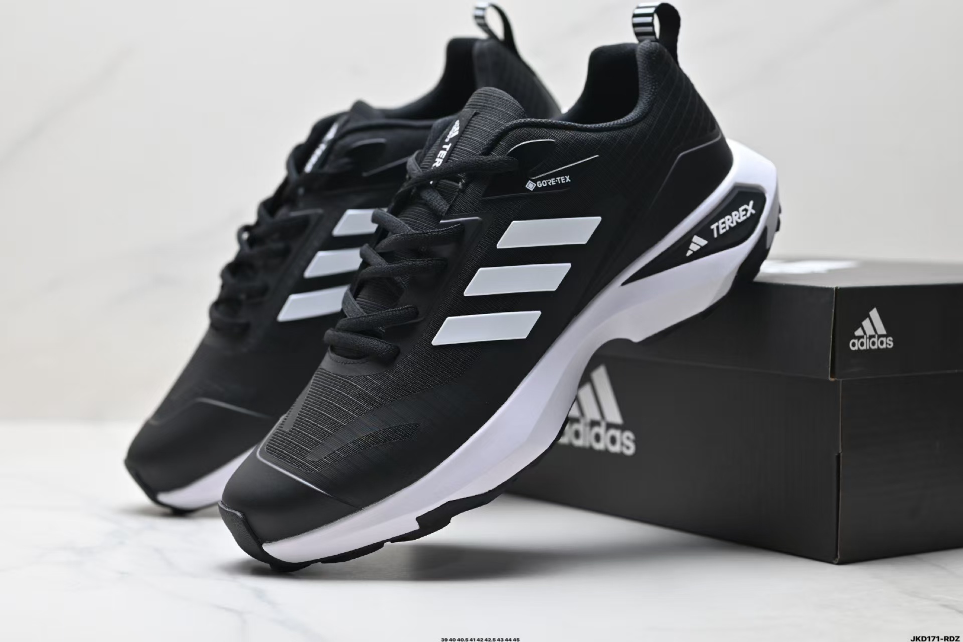 TL3092  ADIDAS   65$ gallery