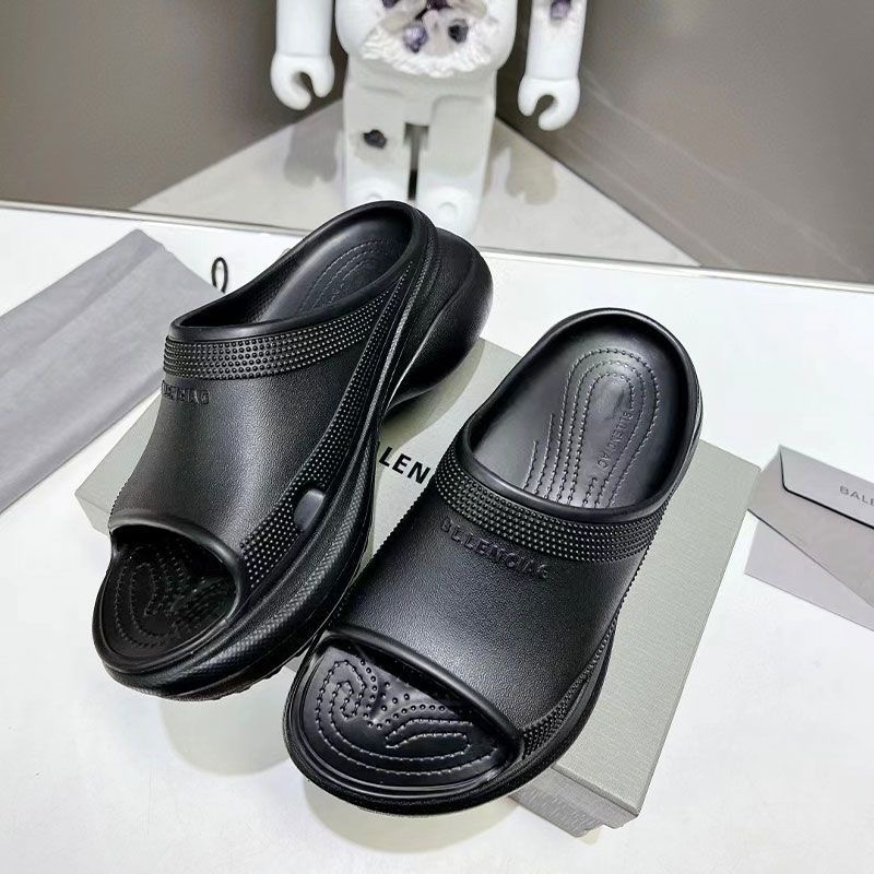TL3108 BALENCIAGA 55$ gallery