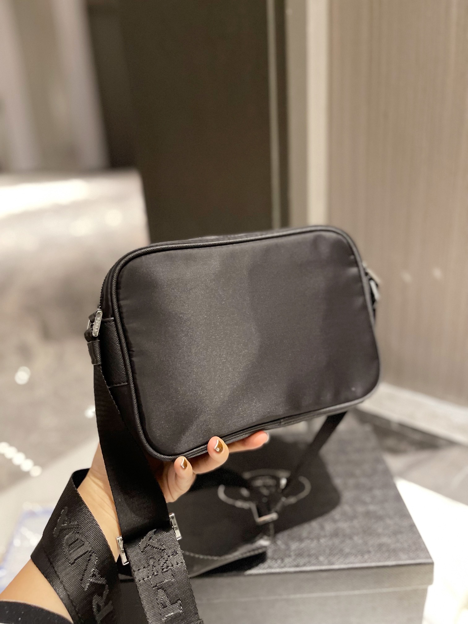 TL4705 PRADA 55$ gallery
