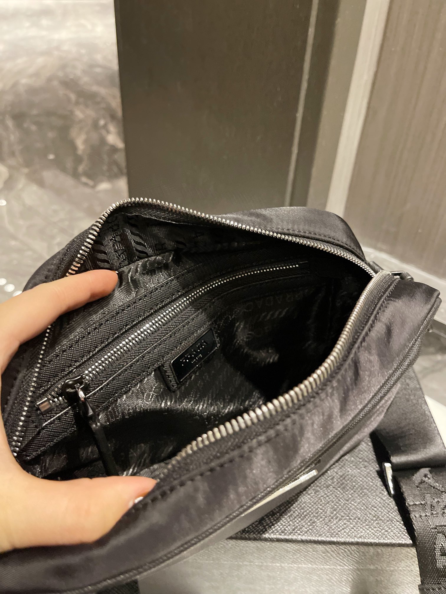 TL4705 PRADA 55$ gallery
