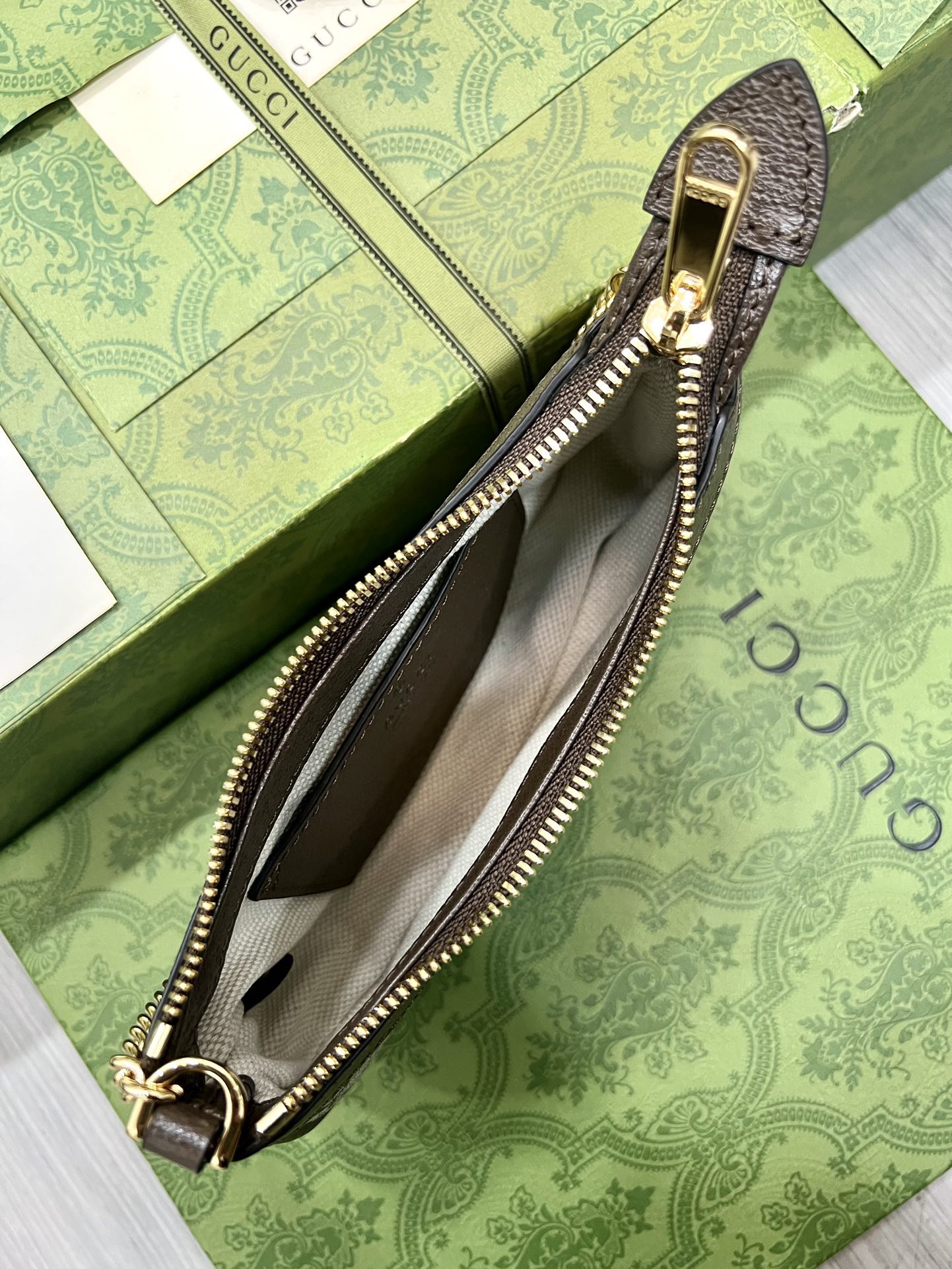 TL5669 GUCCI 55$ gallery