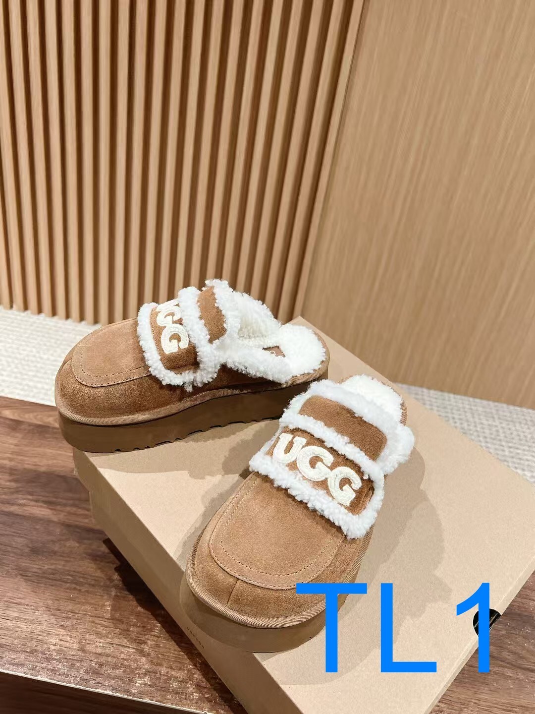 TL7731  UGG   52.99$ gallery