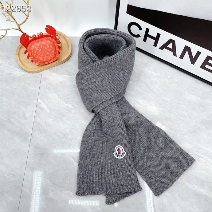 TL7917  Moncler scarf + hat 39.99$ gallery
