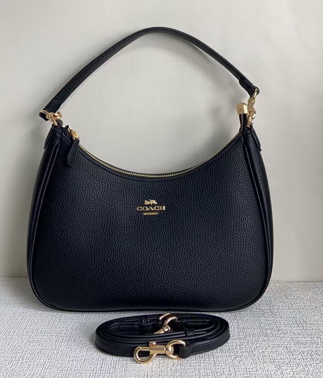 TL8081  COACH  65.99$ gallery