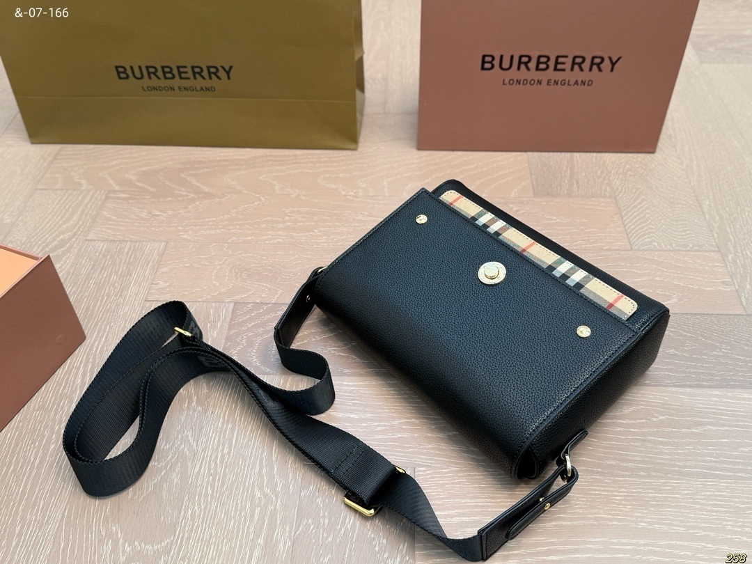 TL8082  BURBERRY   65.99$ gallery