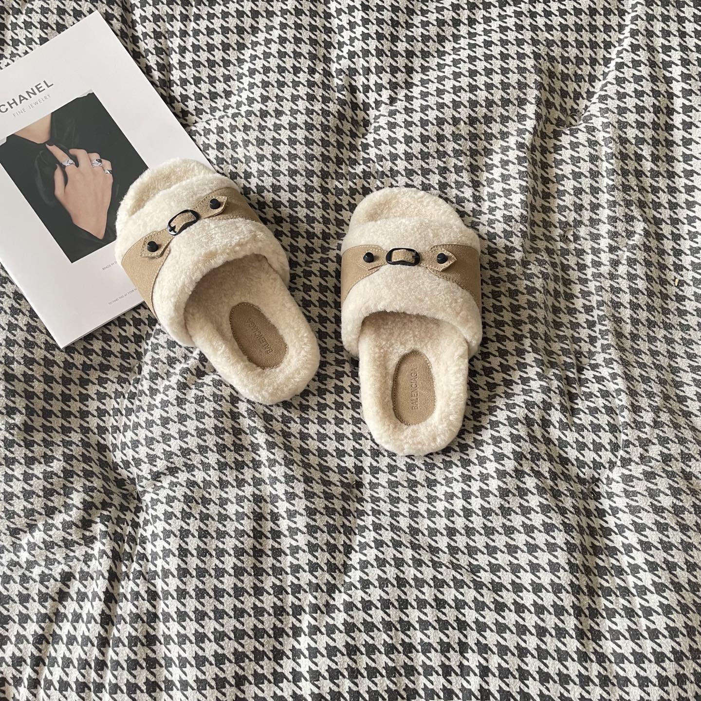 TL8090  Balenciaga 54.99$ gallery