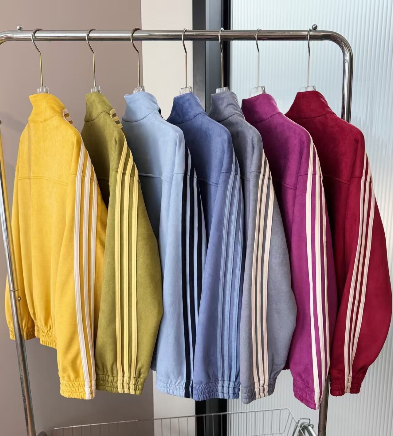 TL8104  ADIDAS   55$ gallery