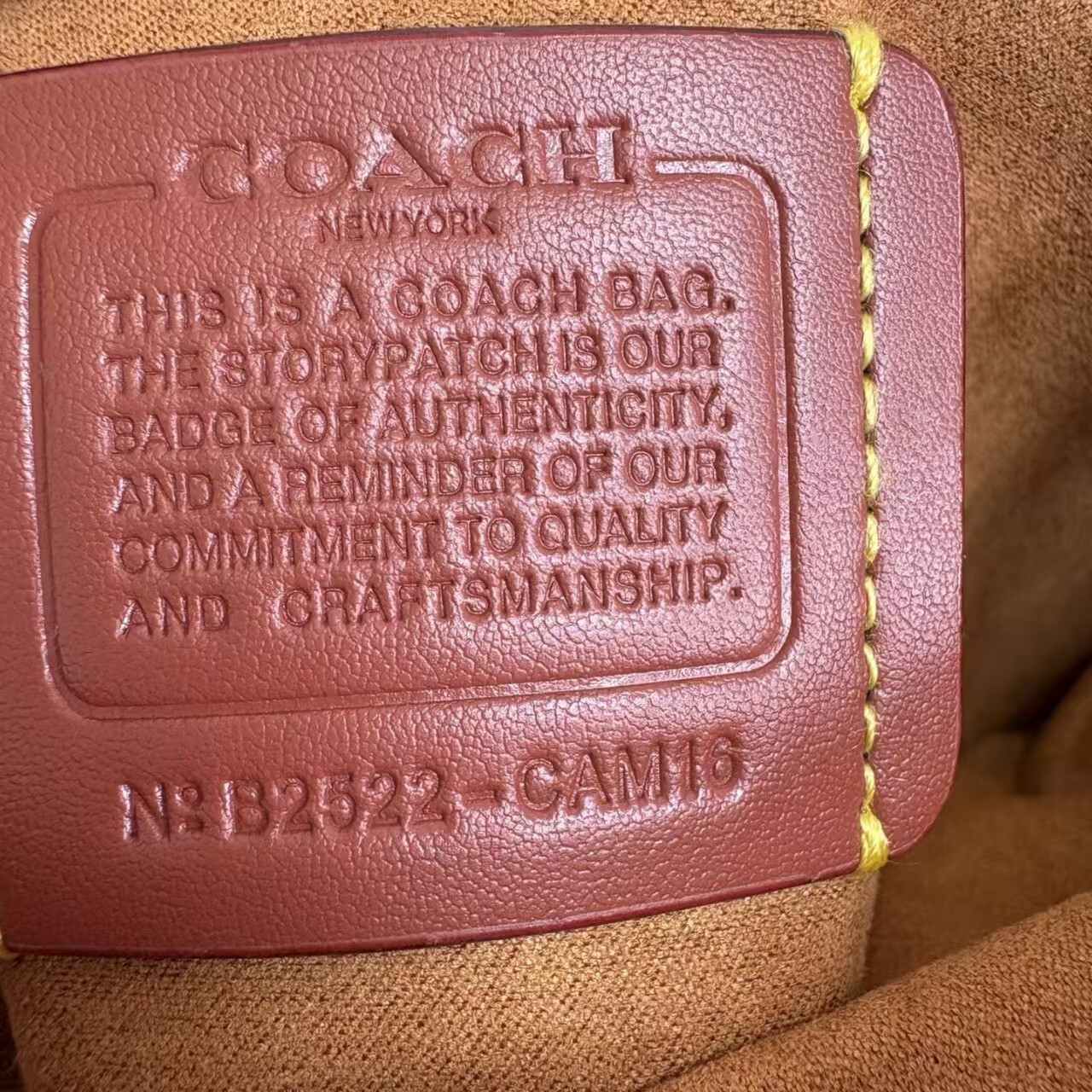 TL8112   COACH   65$ gallery