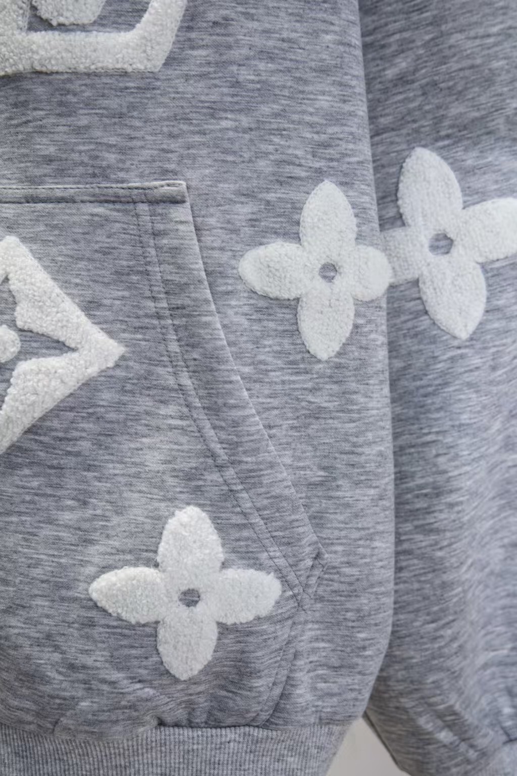 TL8127  LV   55$ gallery