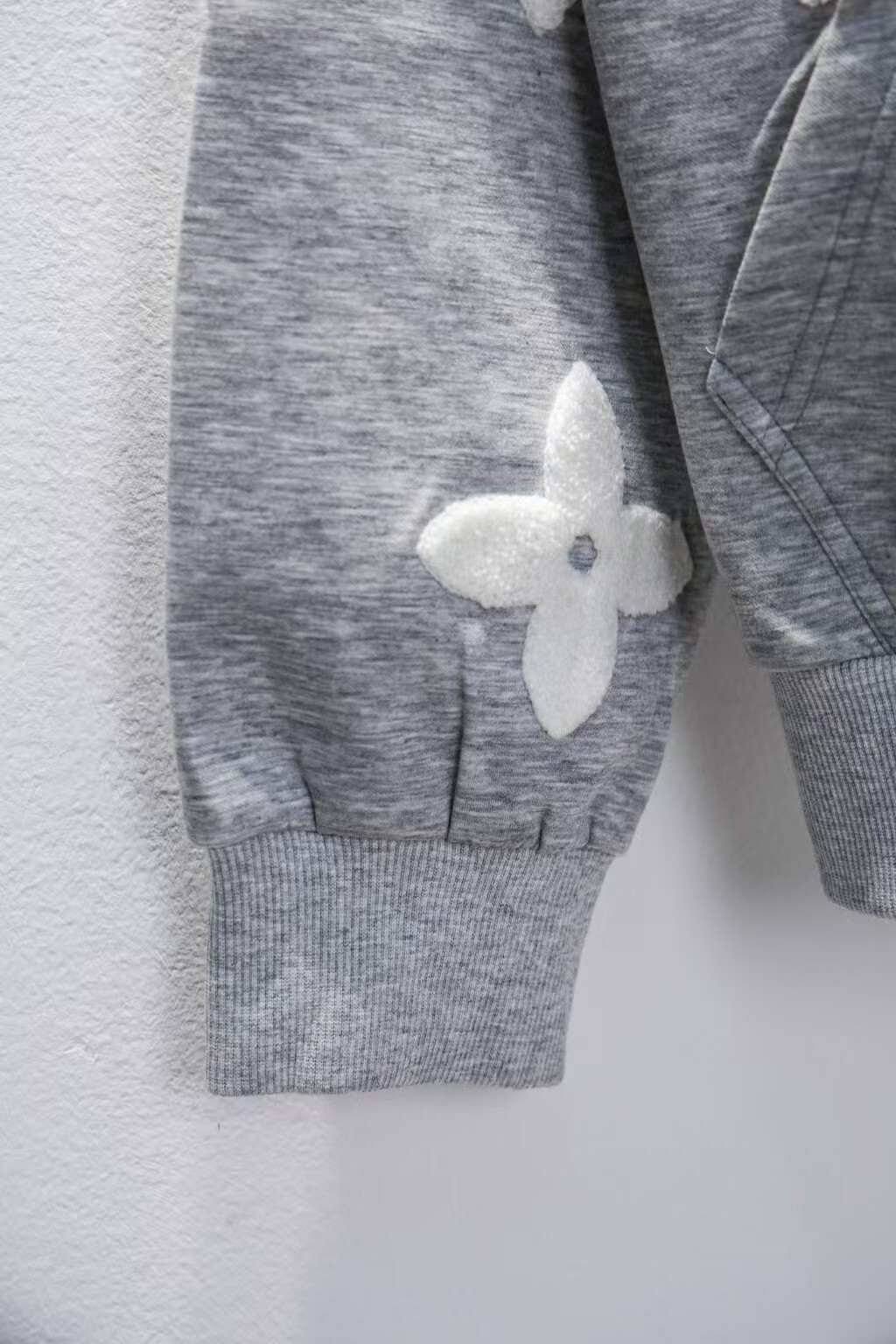 TL8127  LV   55$ gallery