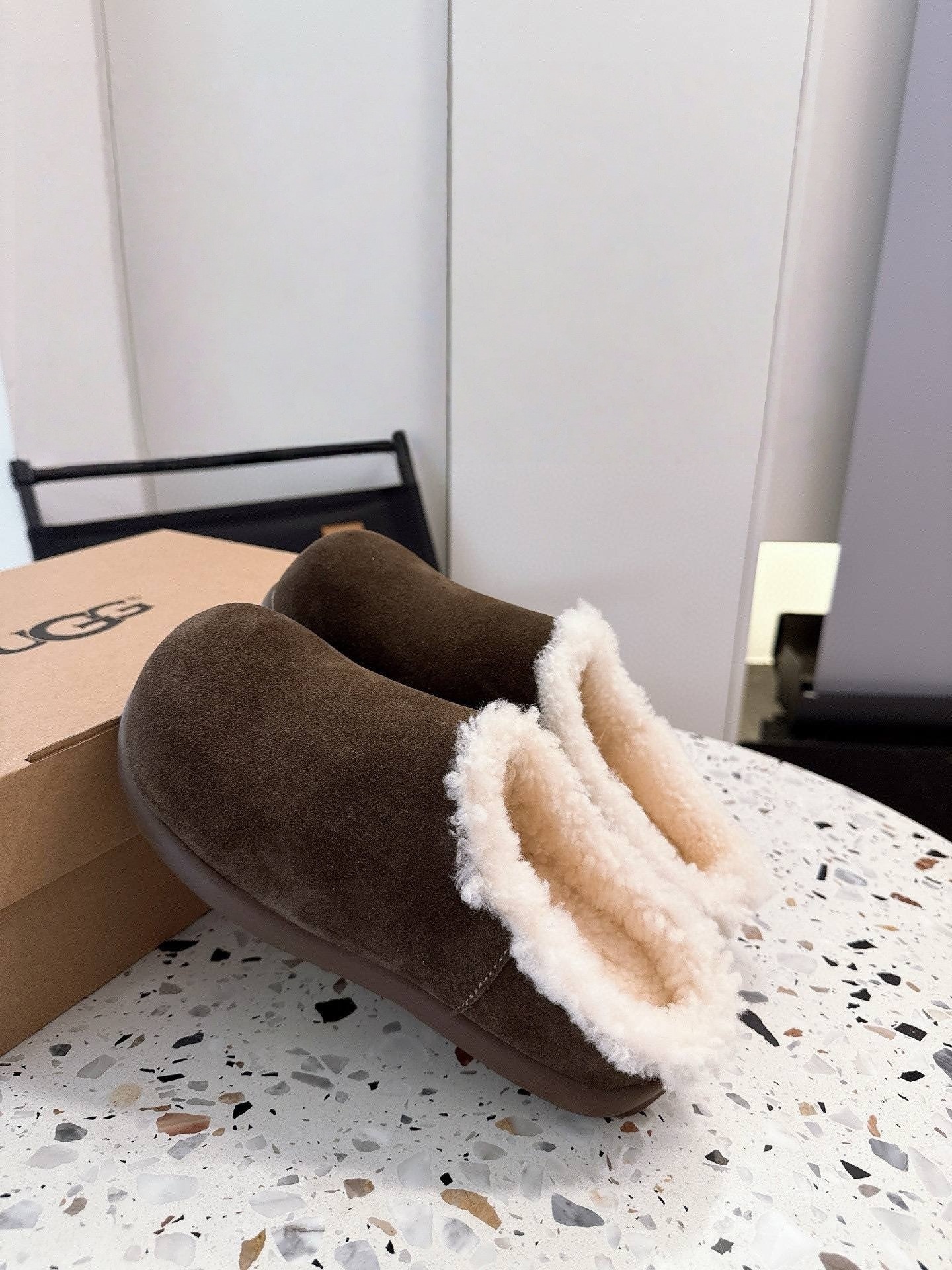 TL8137  UGG Super quality box shoes 59.9$ gallery
