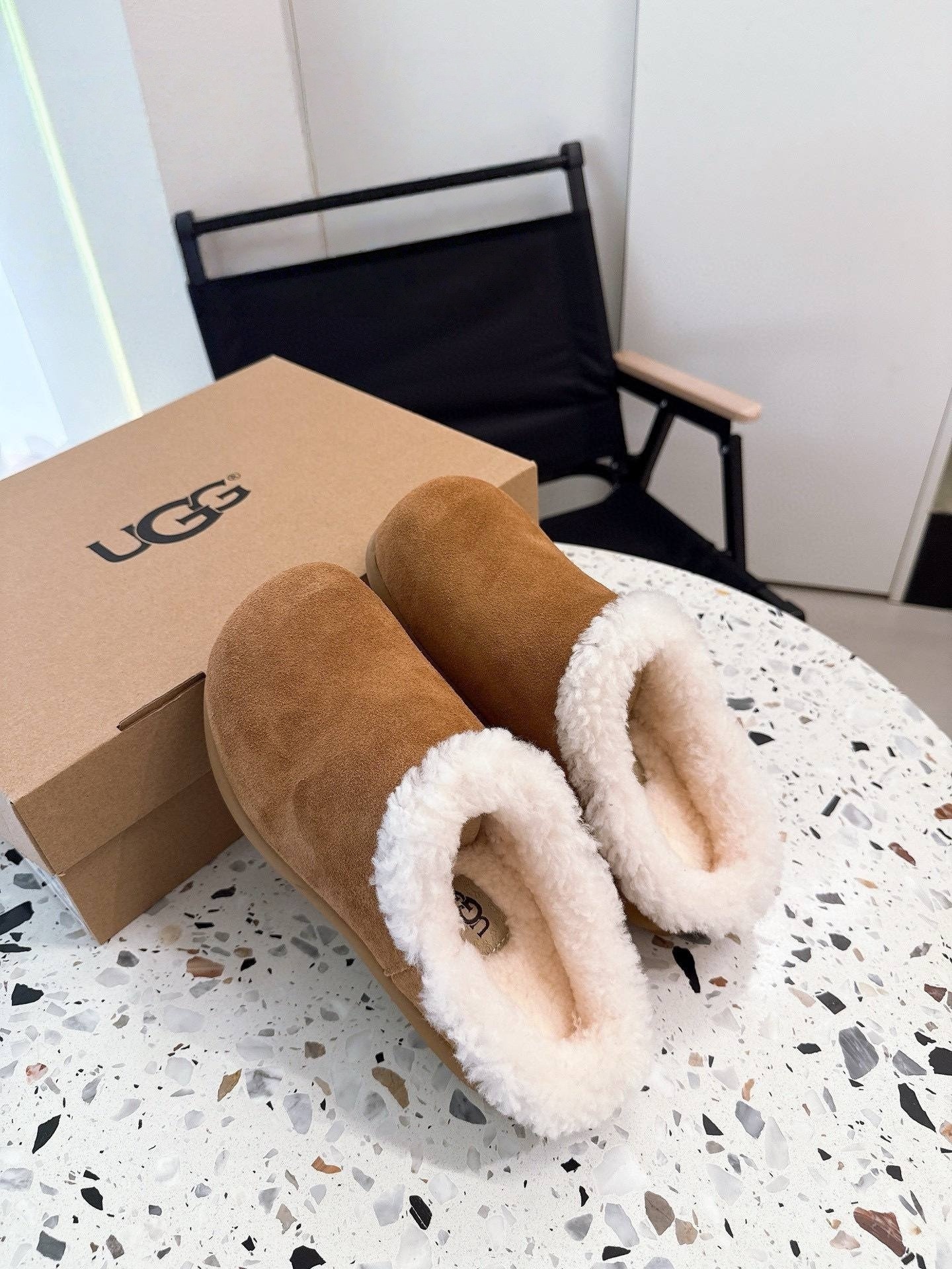 TL8137  UGG Super quality box shoes 59.9$ gallery
