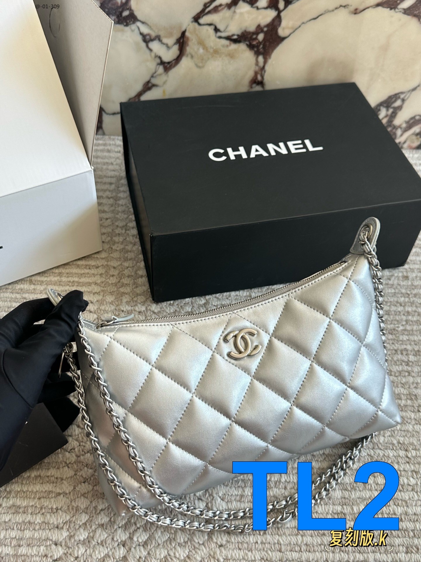 TL8138  CHANEL  69.99$ gallery