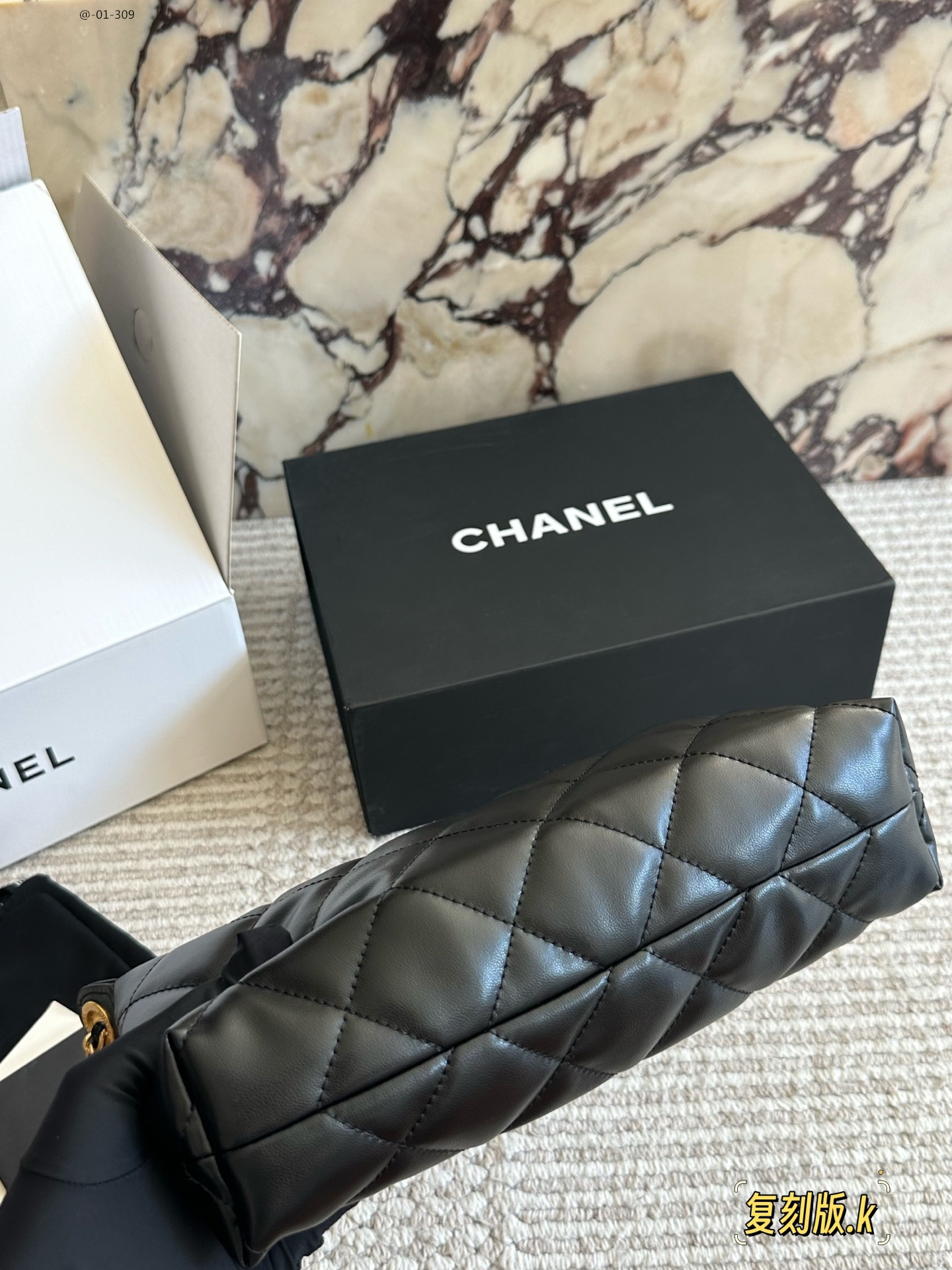 TL8138  CHANEL  69.99$ gallery