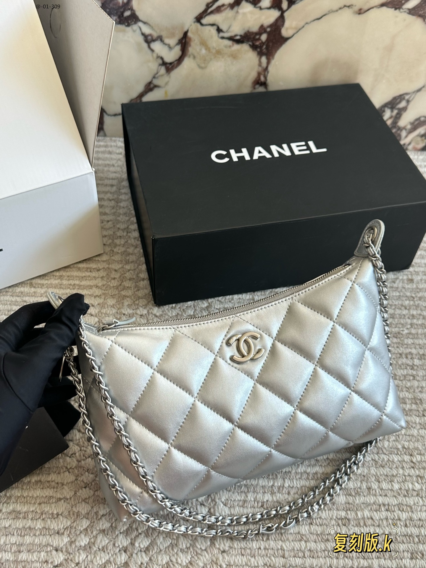 TL8138  CHANEL  69.99$ gallery