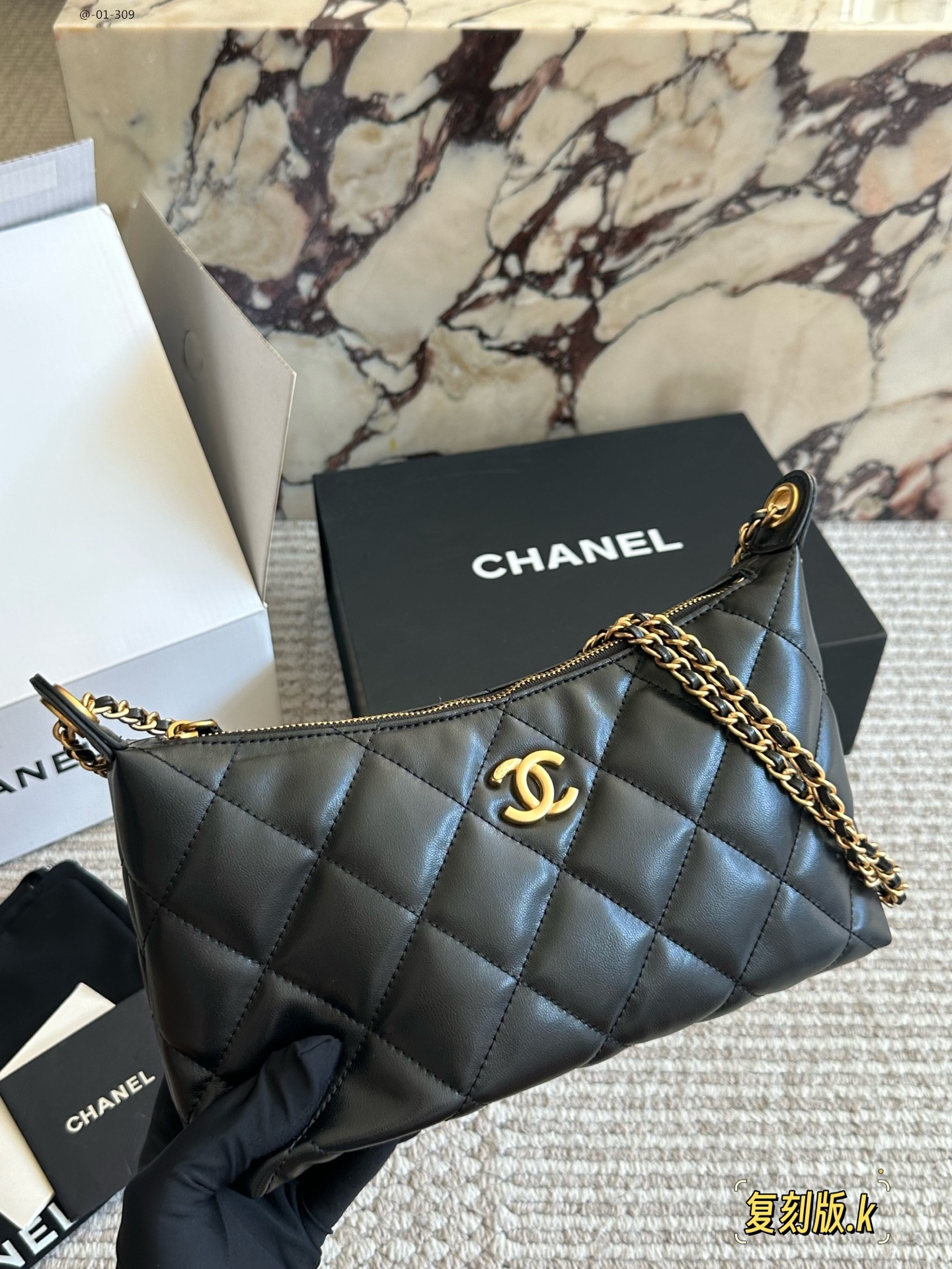 TL8138  CHANEL  69.99$ gallery