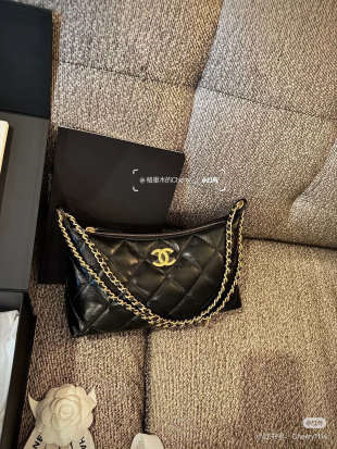 TL8138  CHANEL  69.99$ gallery