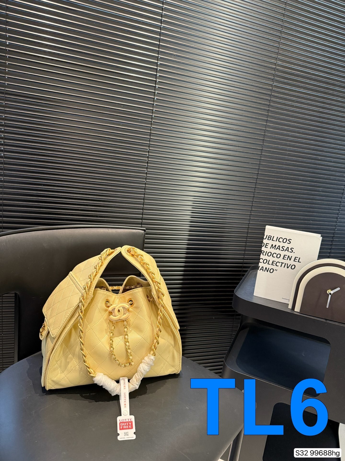 TL8142  CHANEL  89.99$ gallery