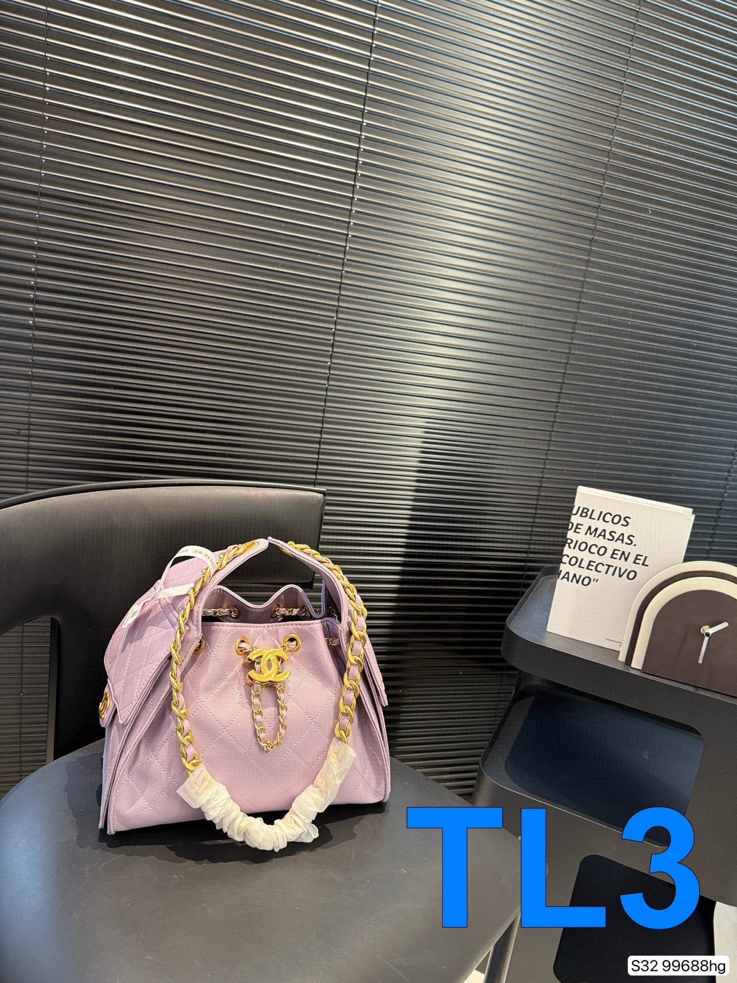 TL8142  CHANEL  89.99$ gallery