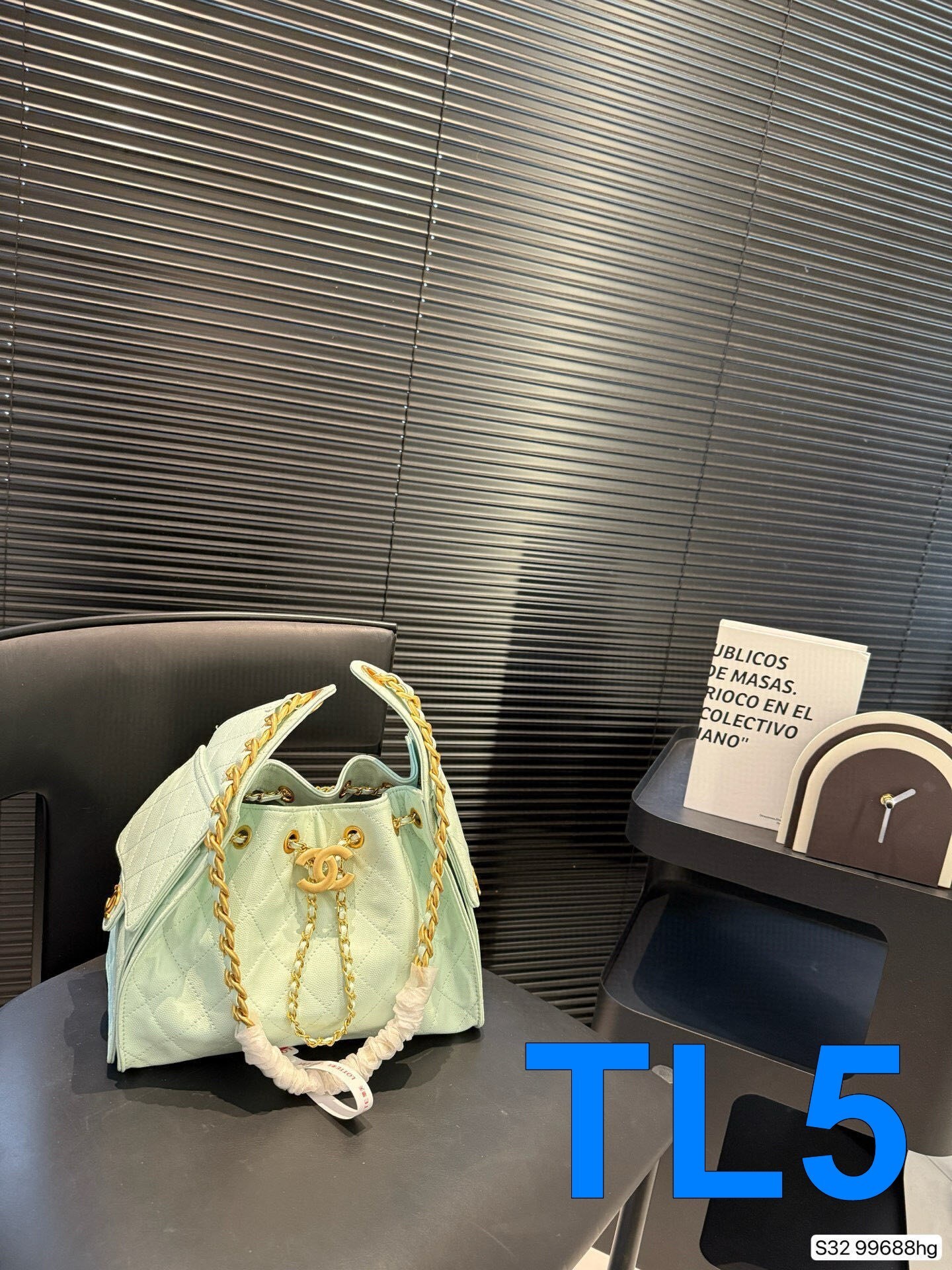 TL8142  CHANEL  89.99$ gallery