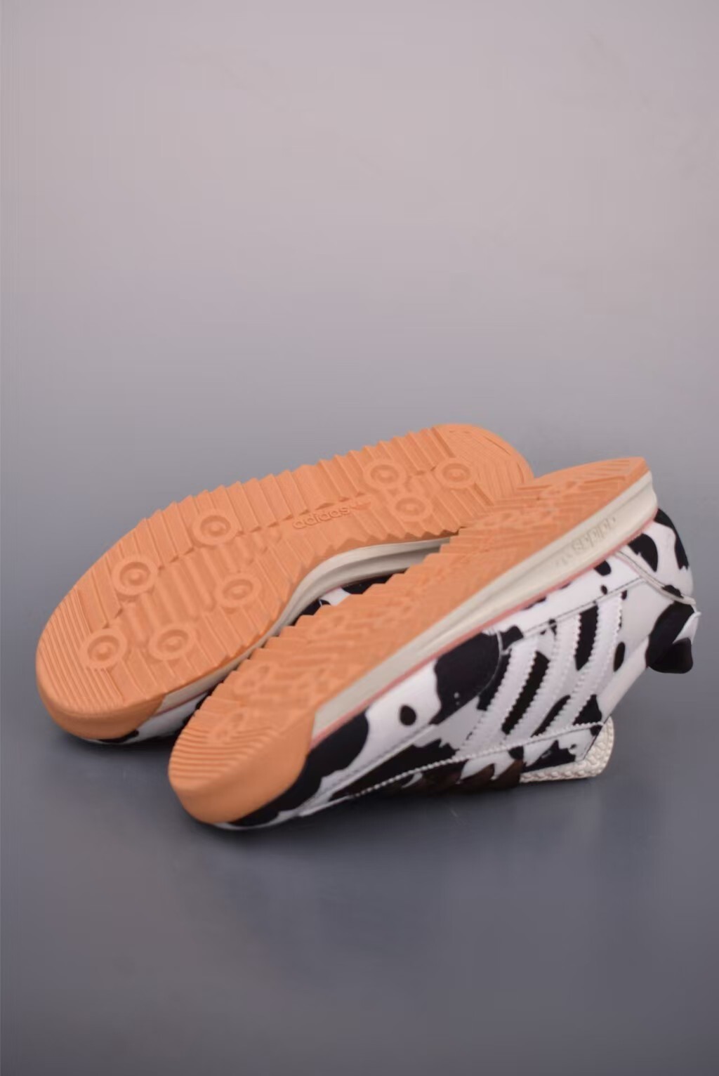 TL8143  ADIDAS   55$ gallery