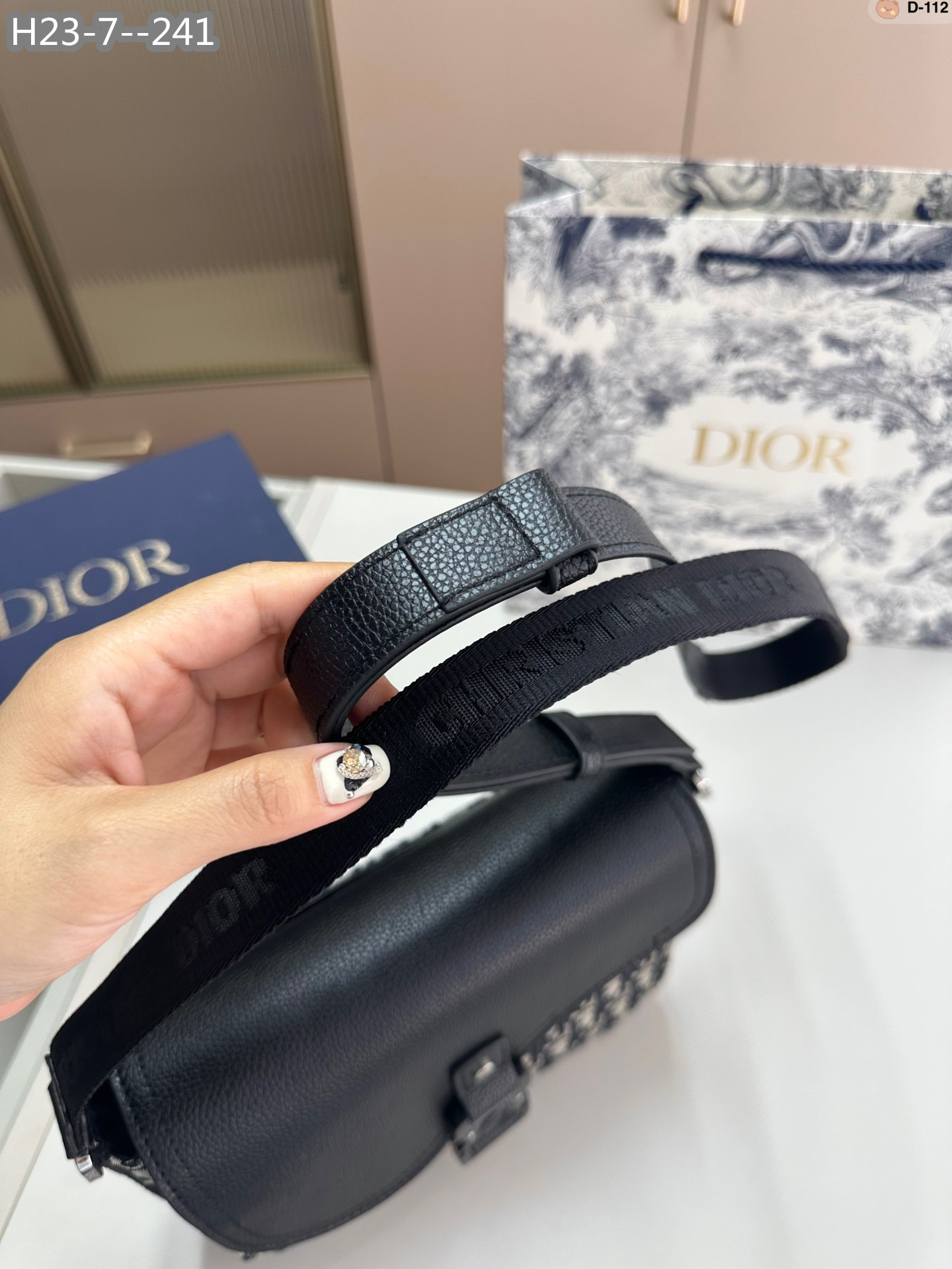 TL8154  DIOR  60$ gallery