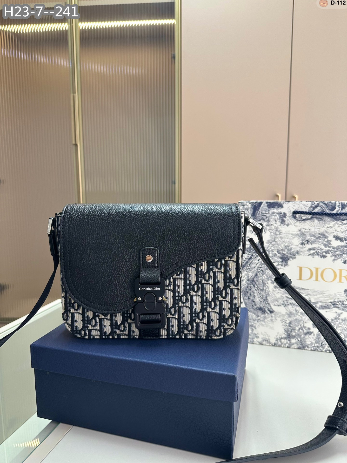 TL8154  DIOR  60$ gallery