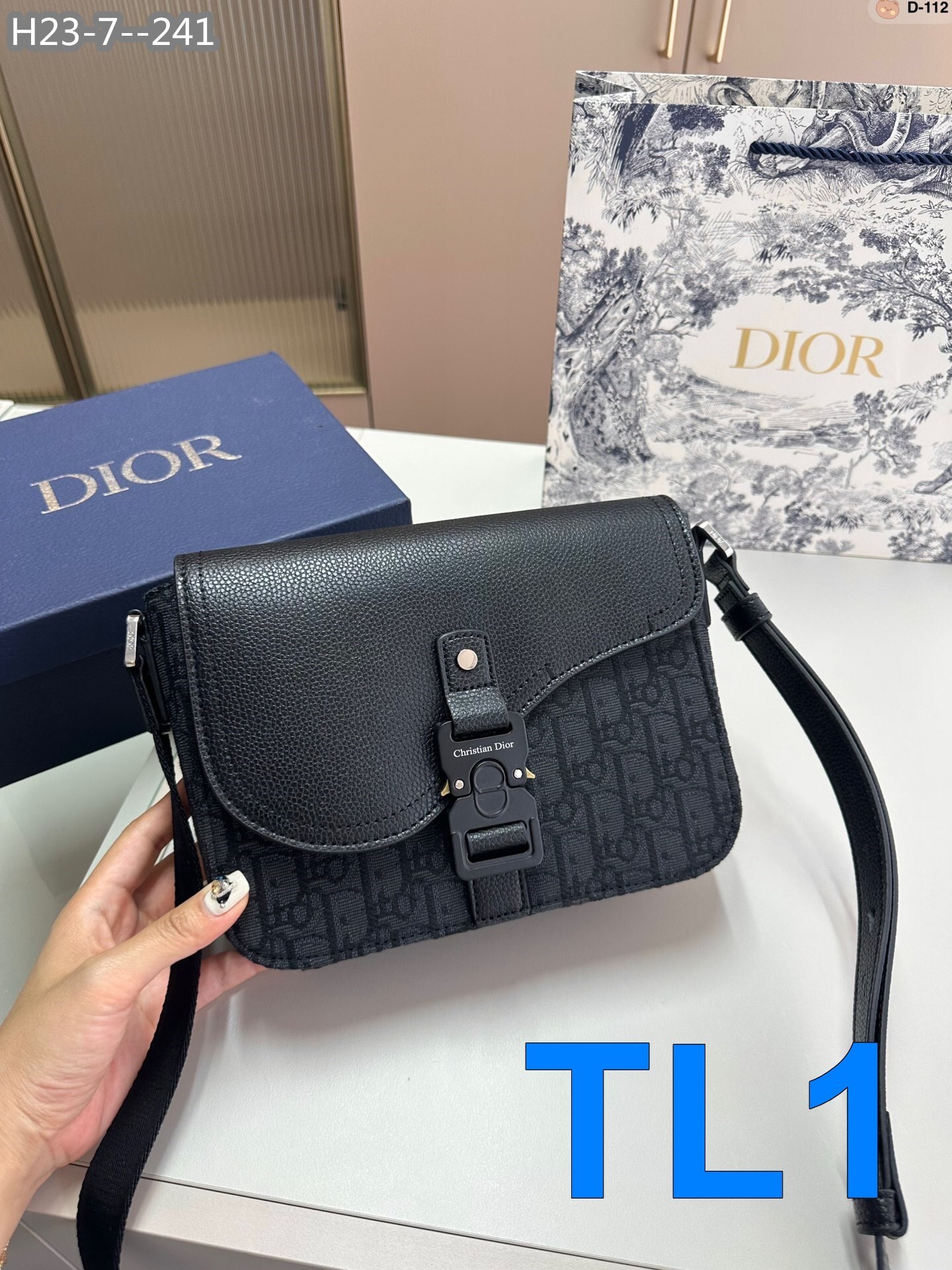 TL8154  DIOR  60$ gallery