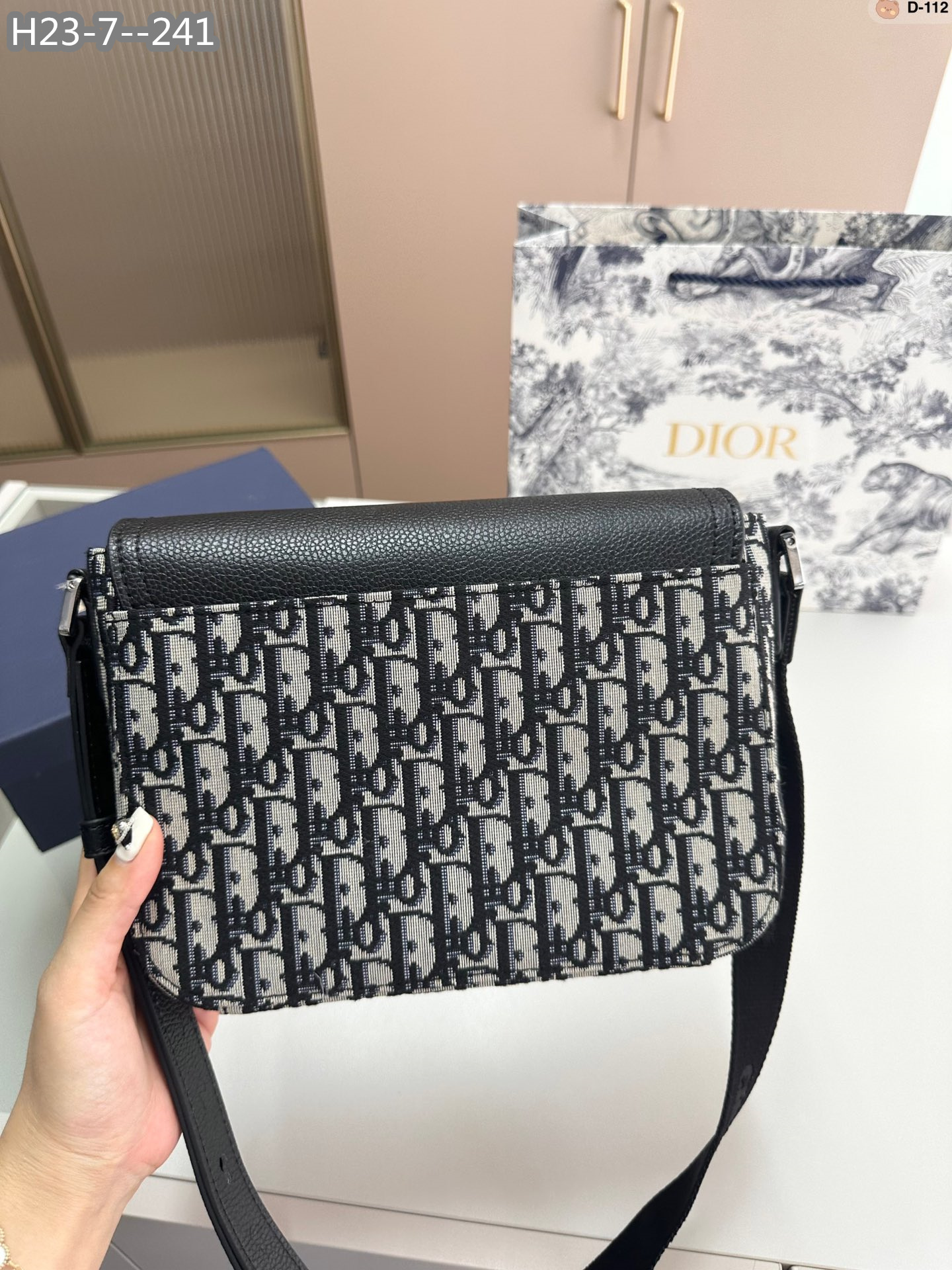 TL8154  DIOR  60$ gallery