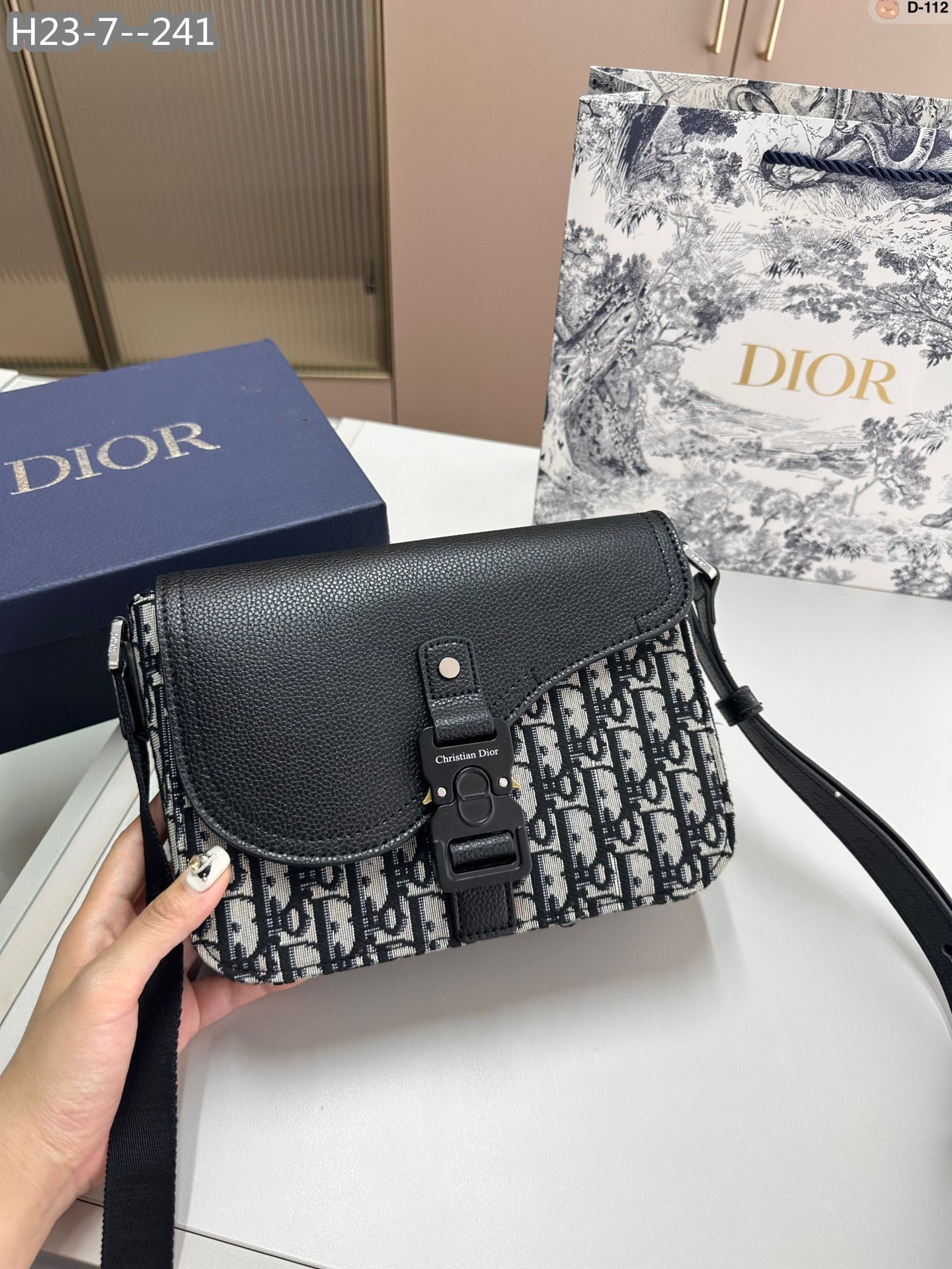 TL8154  DIOR  60$ gallery
