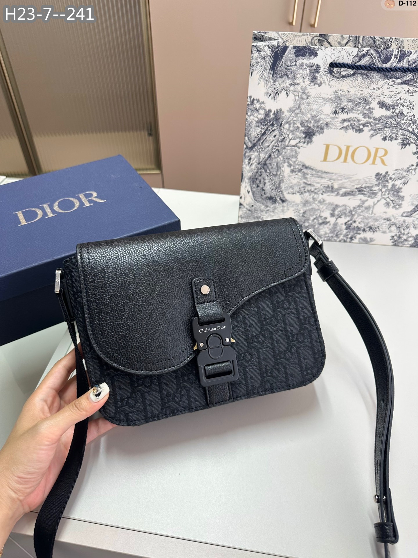 TL8154  DIOR  60$ gallery