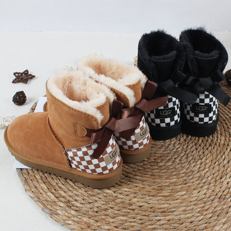 XTZ8749   UGG   49.99$   BOX gallery