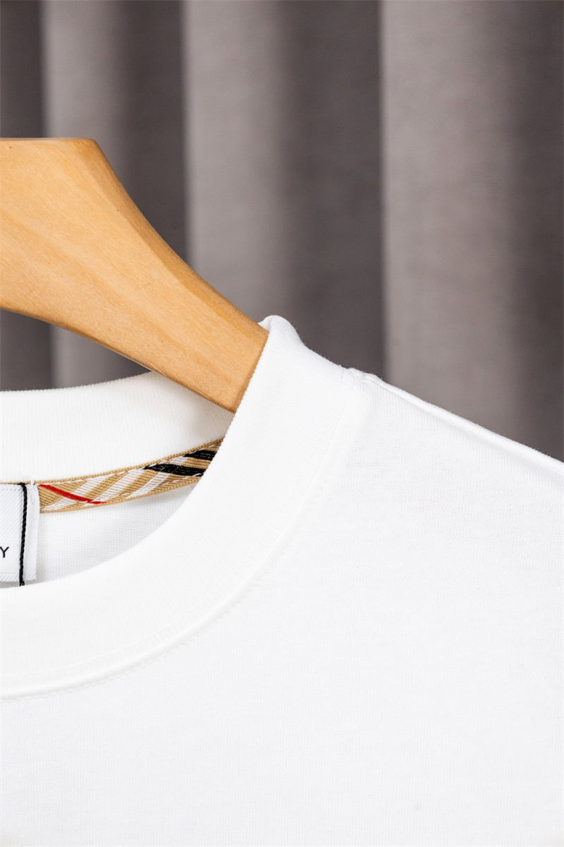 TAT33-1-TAT33-2  BURBERRY   T-shirt gallery