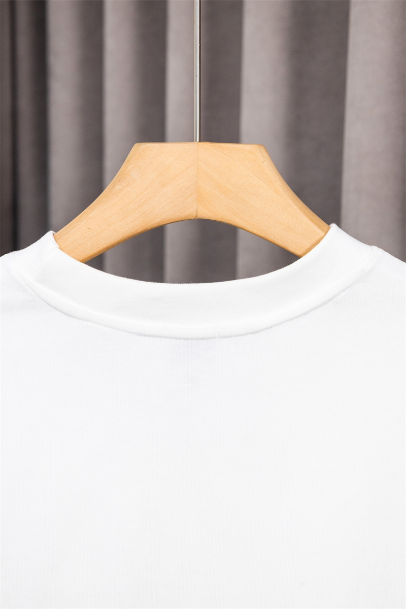 TAT33-1-TAT33-2  BURBERRY   T-shirt gallery