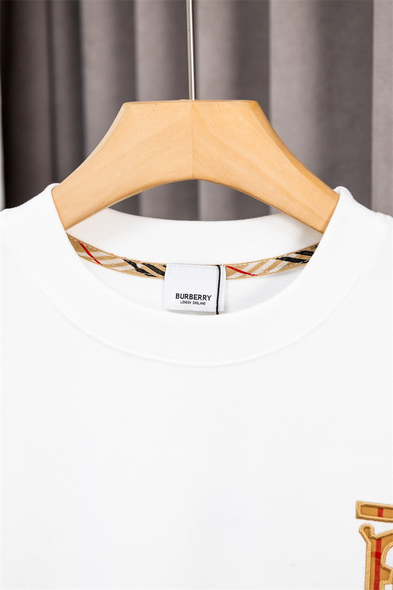 TAT33-1-TAT33-2  BURBERRY   T-shirt gallery