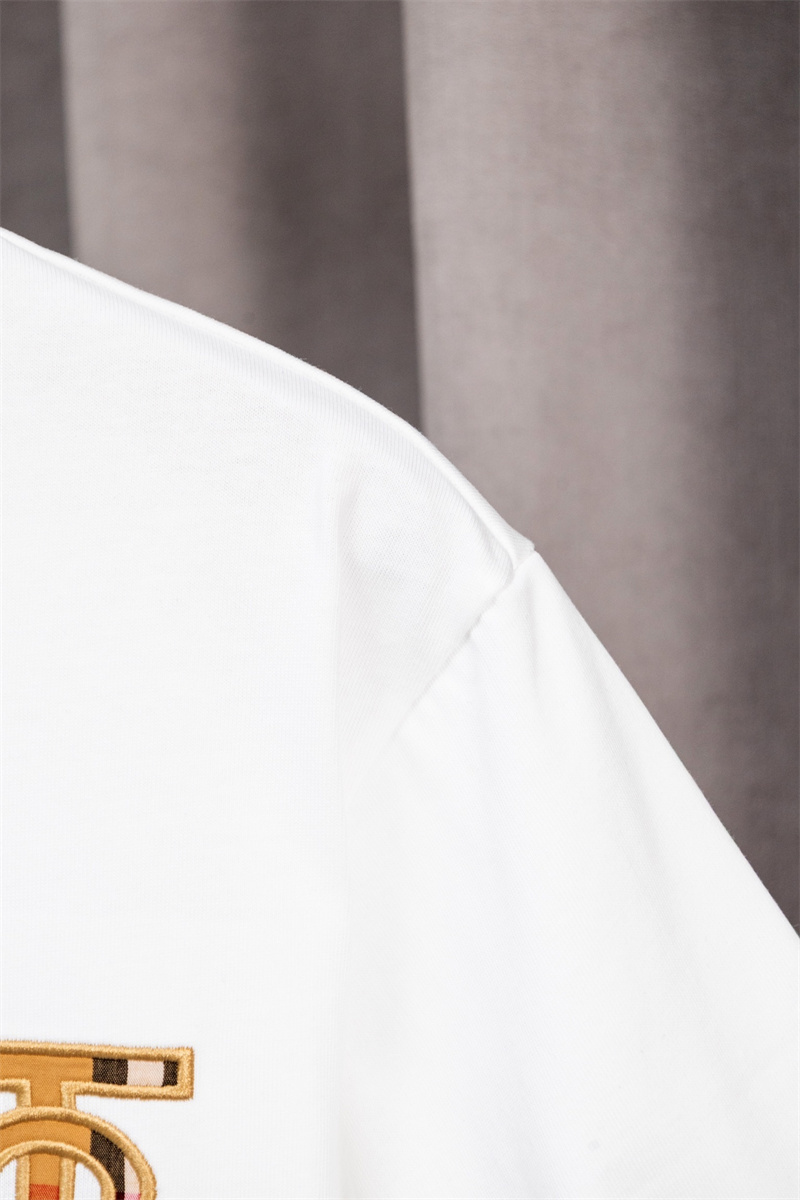 TAT33-1-TAT33-2  BURBERRY   T-shirt gallery