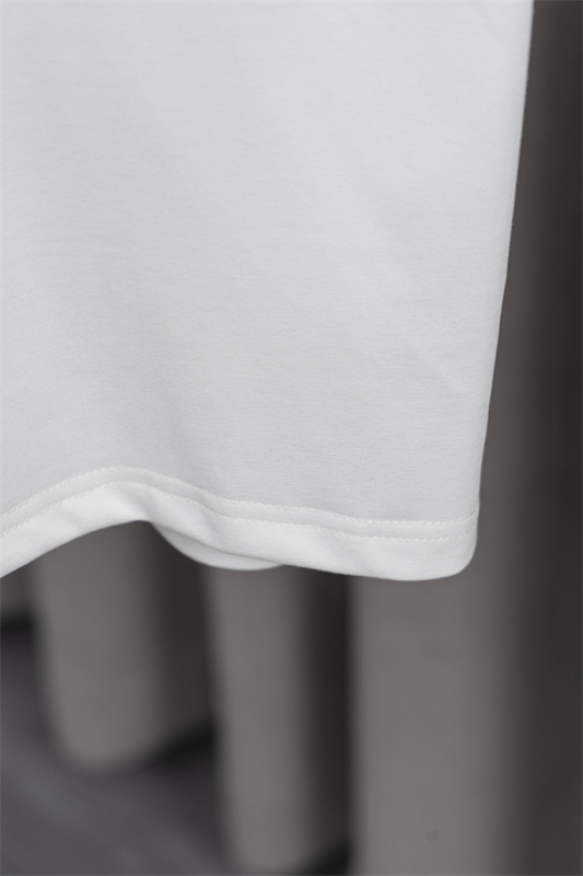 TAT50-1-TAT50-2    BURBERRY   T-shirt gallery