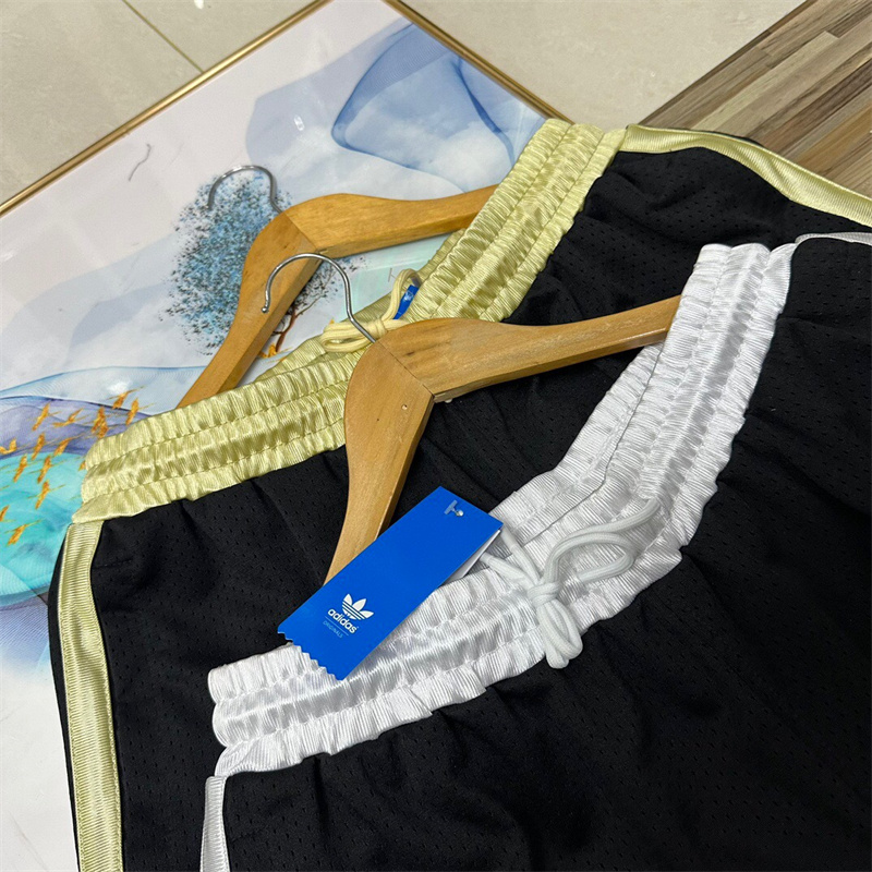 XC270-XC271 Adidas shorts gallery