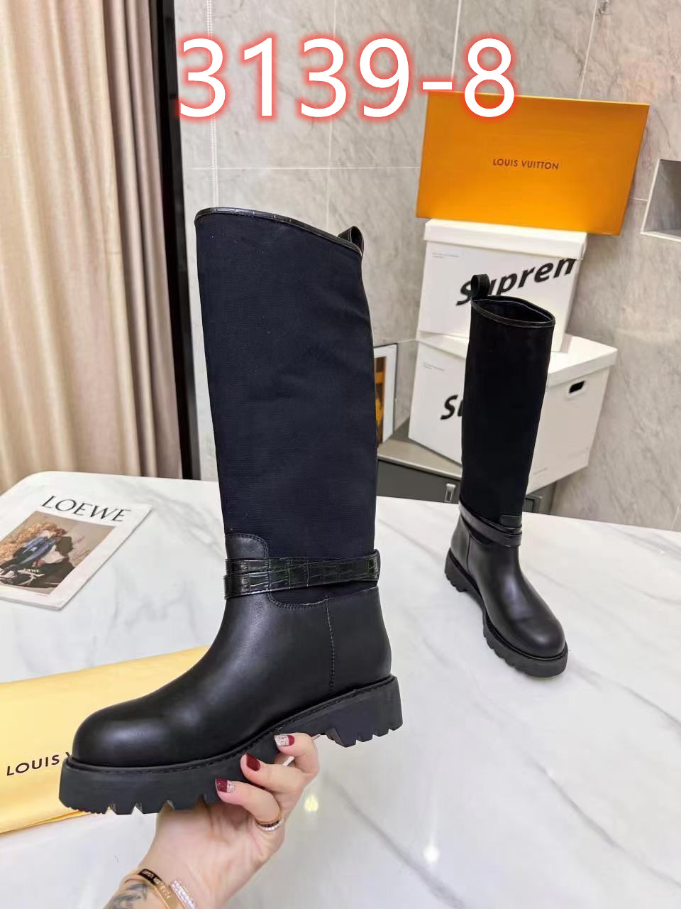 100  L  V SHOES 35-42 gallery