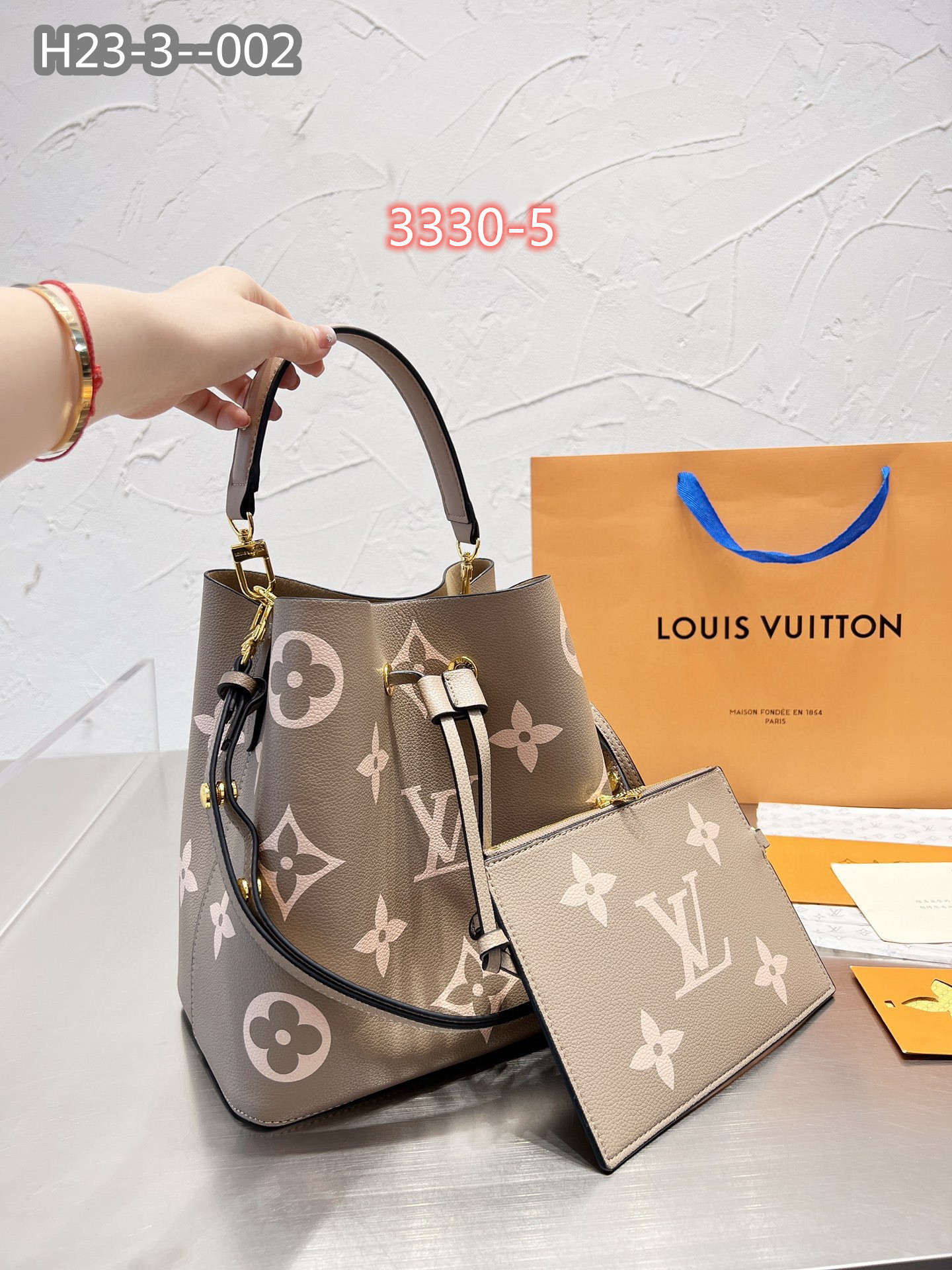 60  L  V  BAG gallery